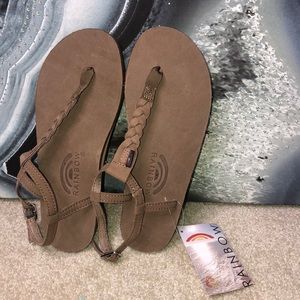 BRAND NEW NEVER WORN RAINBOW SANDALS!